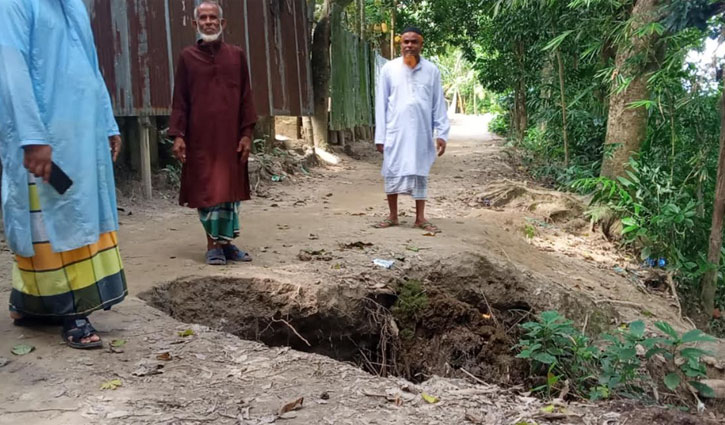 কাপাসিয়ায় এক রাস্তার কারণেই দুর্ভোগে কয়েক গ্রামের মানুষ